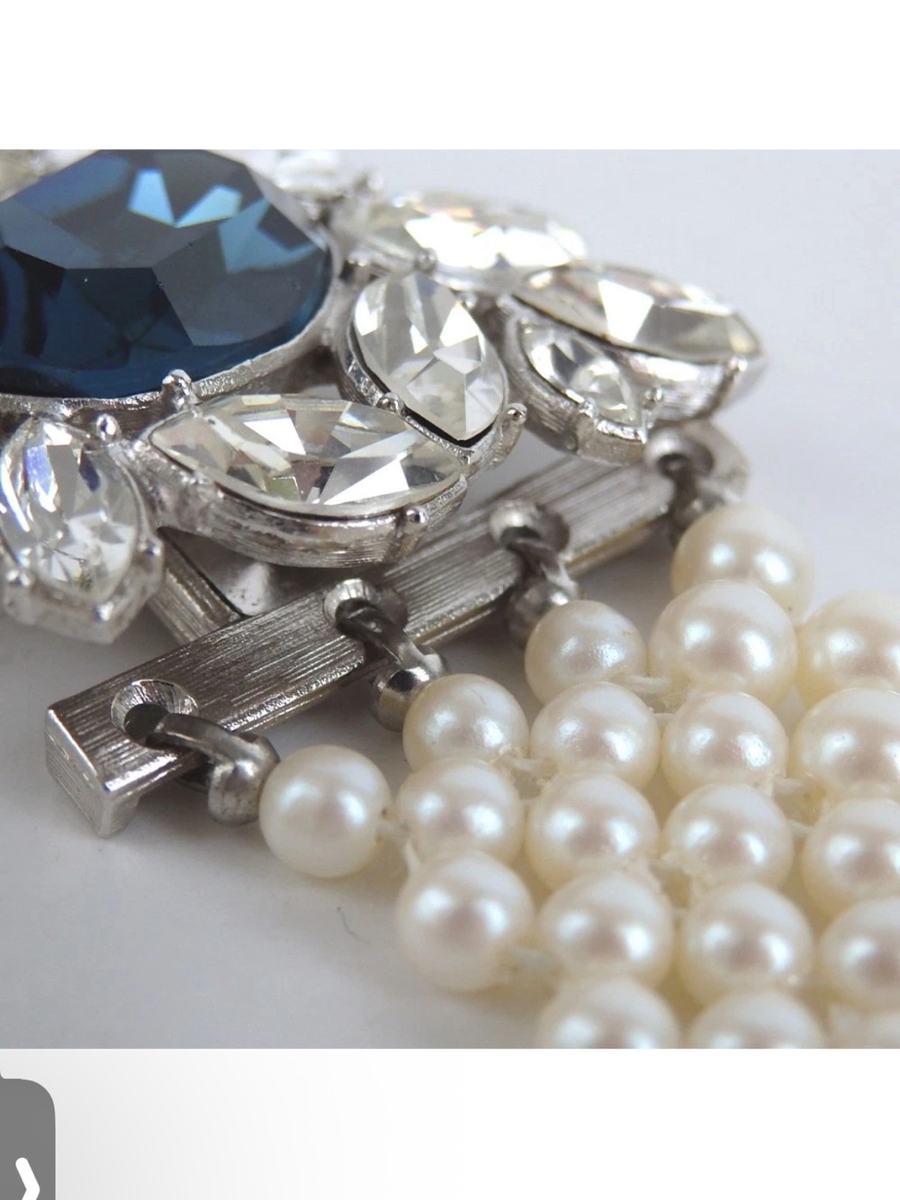 GIVENCHY Vintage Pearl Choker w/ Center Gem in original box EUC - Picture 6 of 11